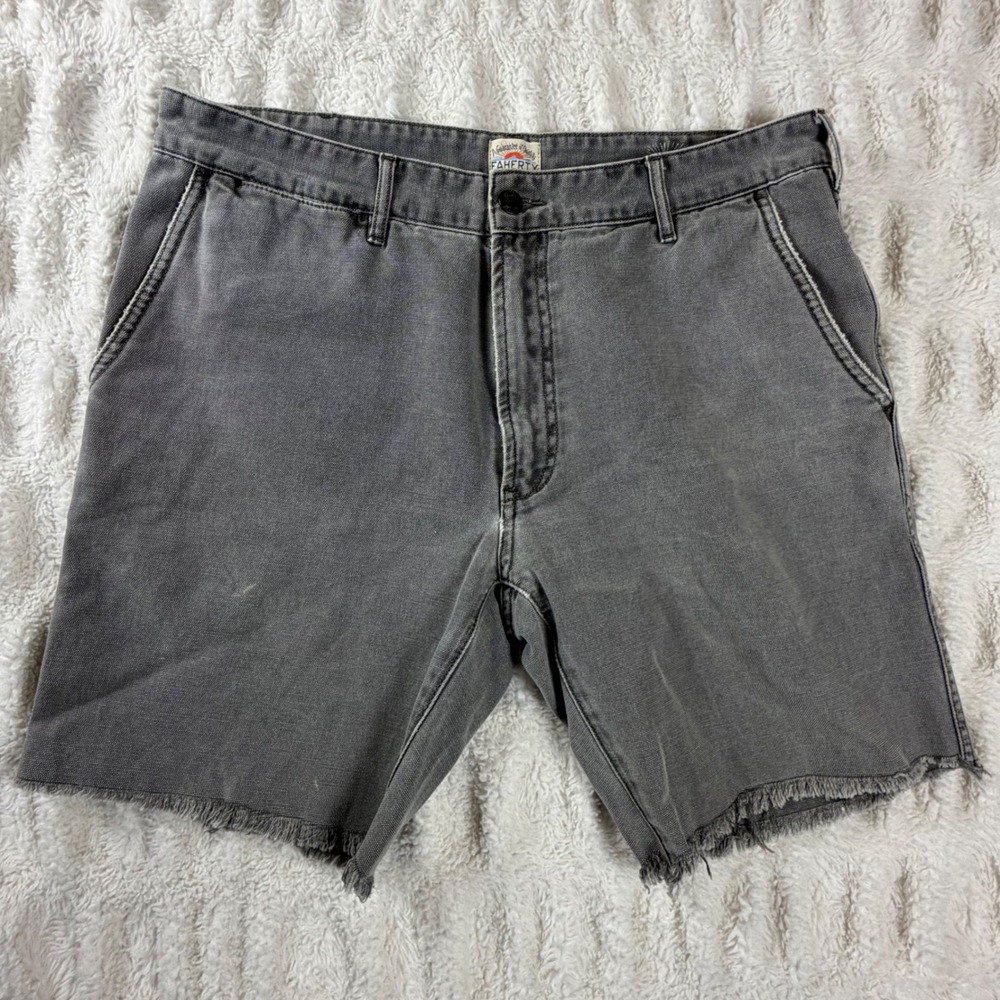 Faherty Brand Mens Canvas Shorts Grey Frayed Hem Size 33 Raw Edge Utility Casual